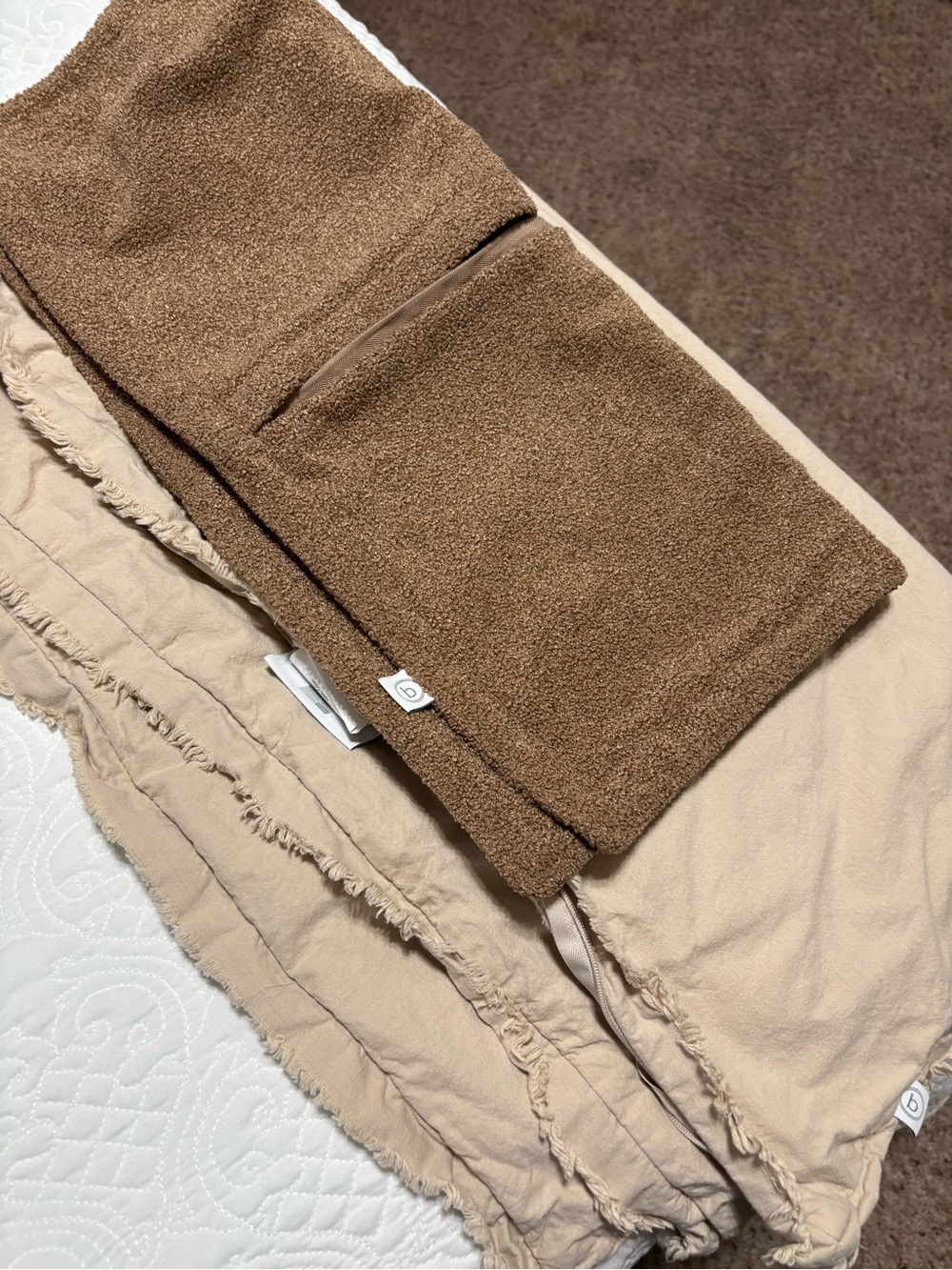 Gray and Tan full size Beddy Set - - Picture 2 of 6